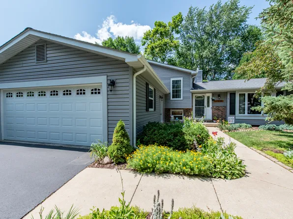 17534 W Winnebago Dr, Grayslake, IL 60030
