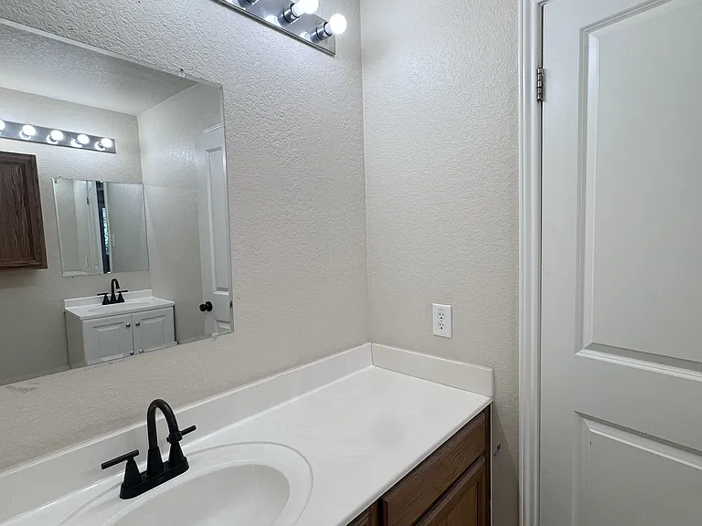 16 Pembroke Ct — Photo 24