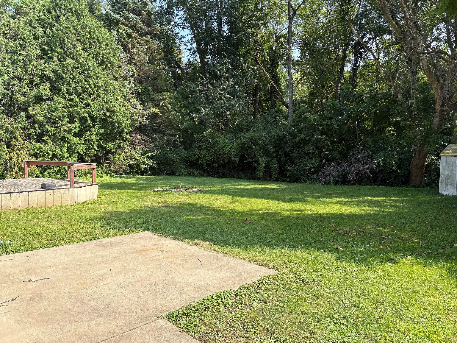 2 bed, 1.5 bath, 1025 sqft, $1,350 — Photo 2