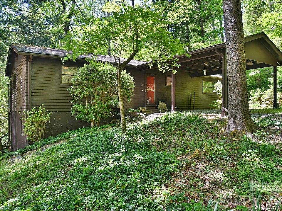 1st image of 1 Hillcrest Ln