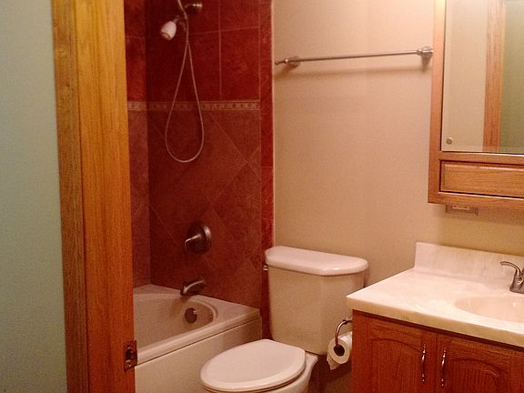 Updated bath with Jet tub