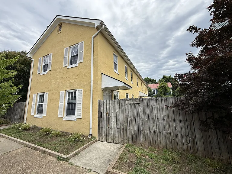 1115 Winchester St #A-K5 — Photo 3