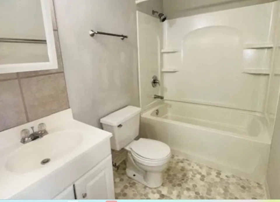 115 E 2nd St #5