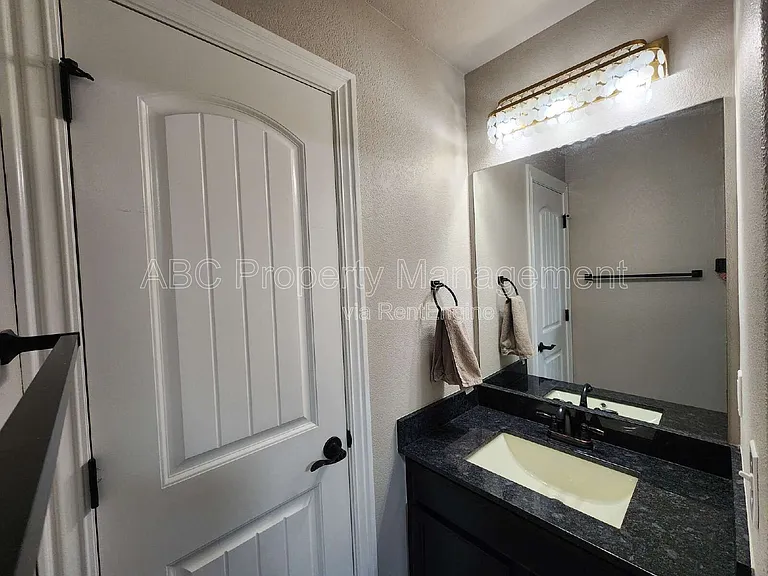 5009 E Truman Ln — Photo 35