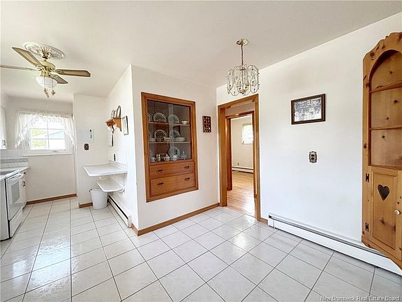 4th image of 26 Danforth St