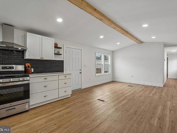 2nd image of 857 Buttonwood Ave