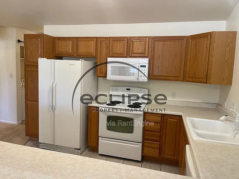 497 Coronado Ct #D — Photo 4