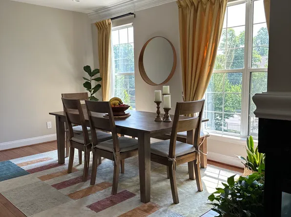 7056 Falls Reach Dr APT 301, Falls Church, VA 22043