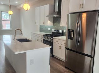 3221 Mercer St, Philadelphia, PA 19134