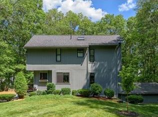 21 Fairview Dr, Southborough, MA 01772