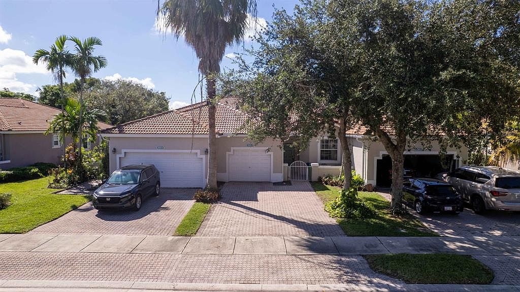 7520 S Aragon Blvd #2