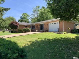 112 Peach Dr, Anna, IL 62906