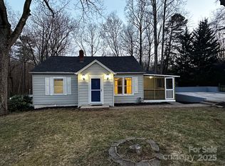 424 20th Ave NE, Hickory, NC 28601