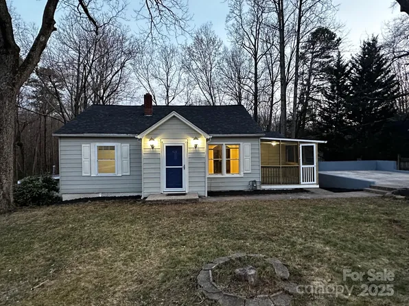 424 20th Ave NE, Hickory, NC 28601