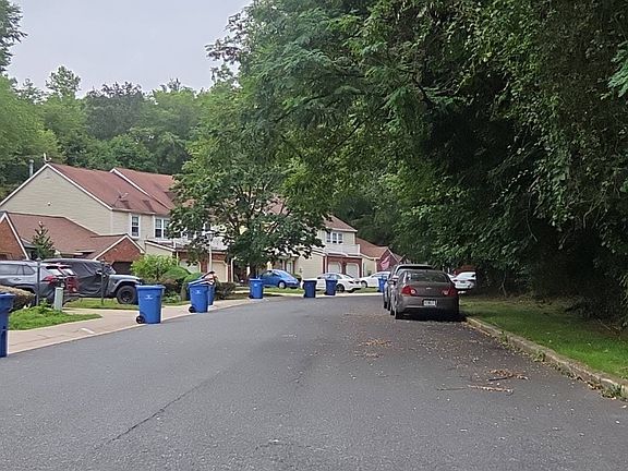 5th image of 36 Bradford Dr