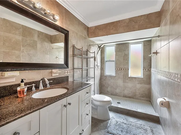639 S Pompano Dr — Photo 23