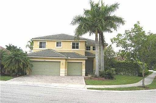 1st image of 644 Honeysuckle Ln