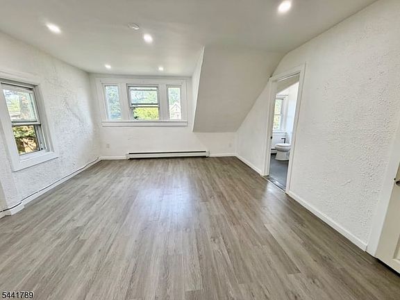 5th image of 390 Orange Rd APT 5