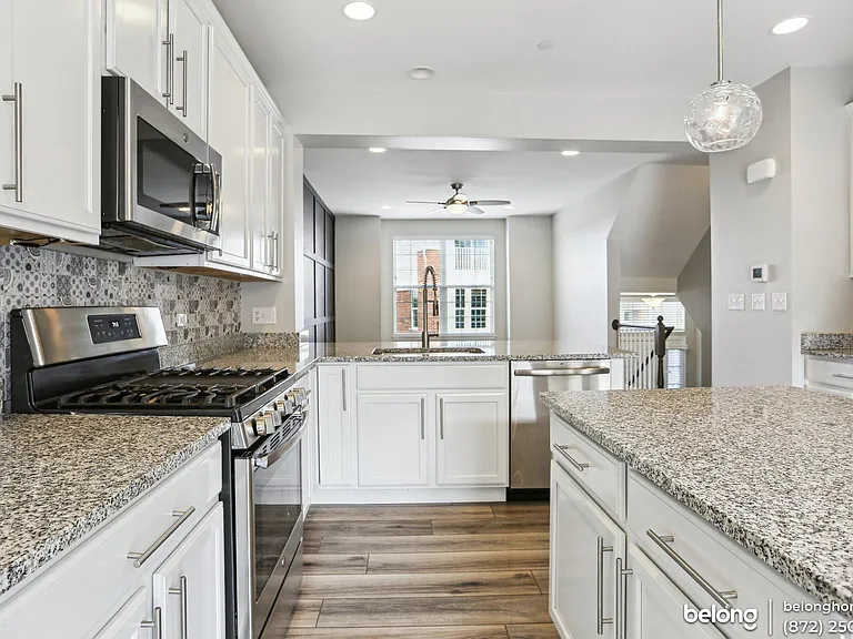2909 Madison Dr — Photo 3
