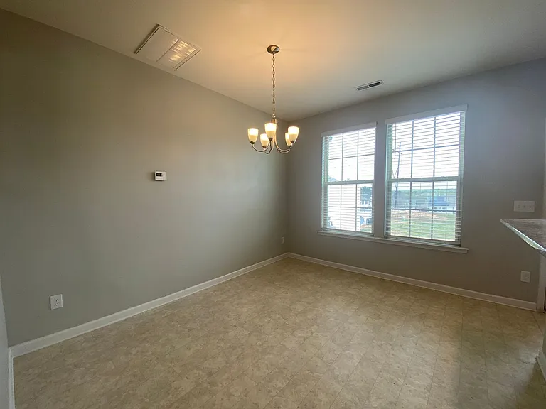 35 S Grey Abbey Dr — Photo 9