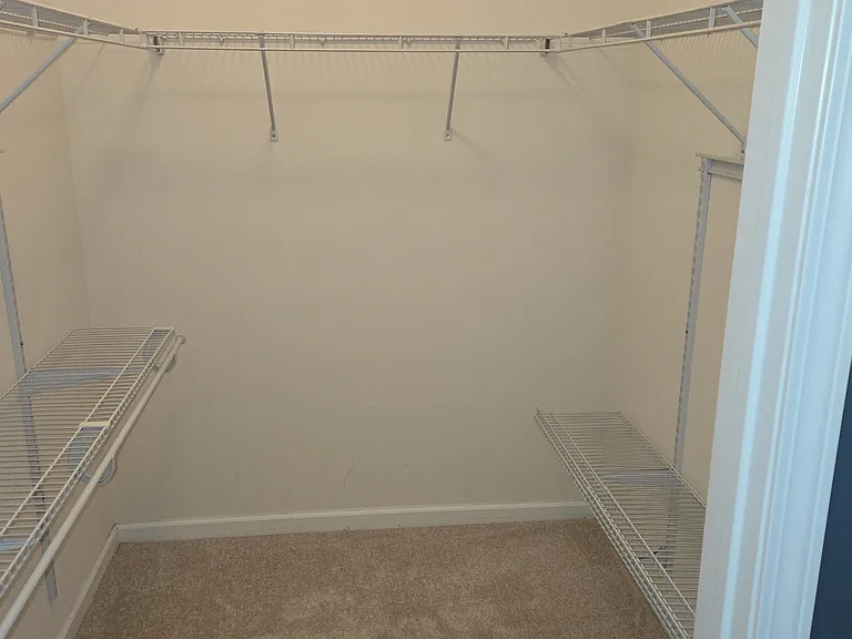521 Sloan Ct — Photo 6