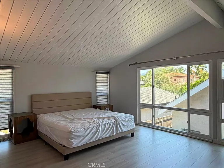 5738 Agnes Ave — Photo 11