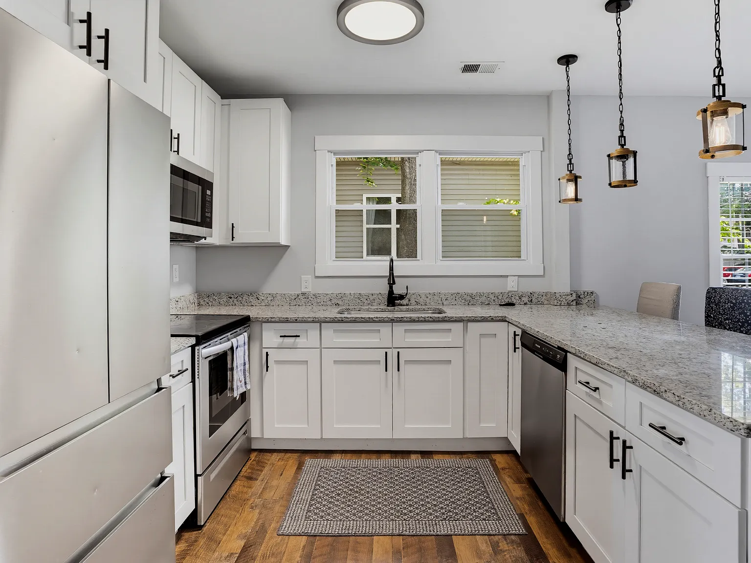 2 bed, 1120 sqft, $2,450 — Photo 4