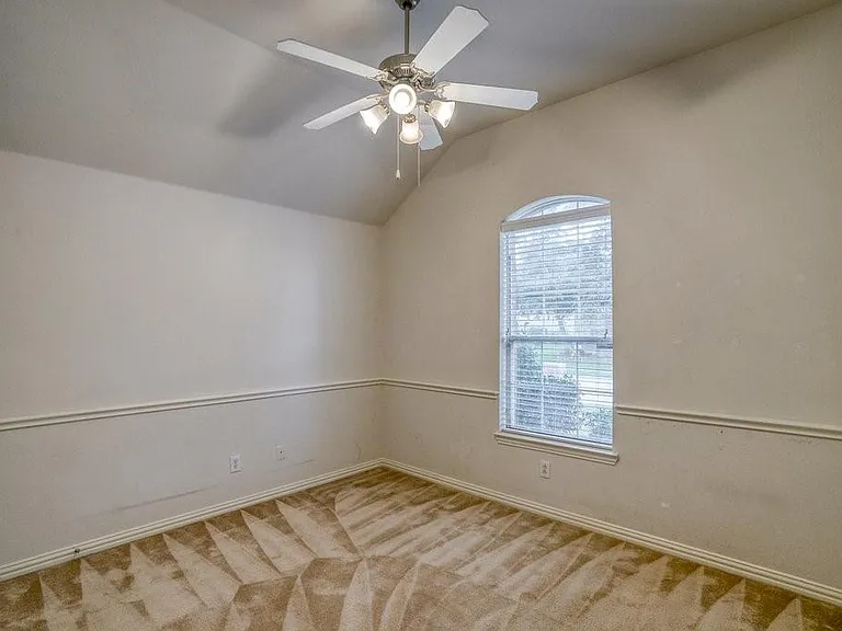 4405 Meadow Knoll Ln — Photo 8