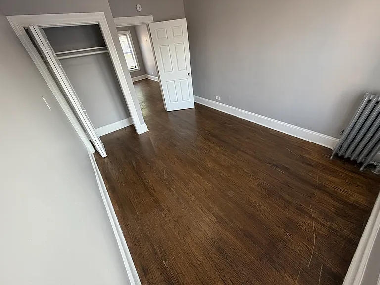 1309 W 82nd St — Photo 3