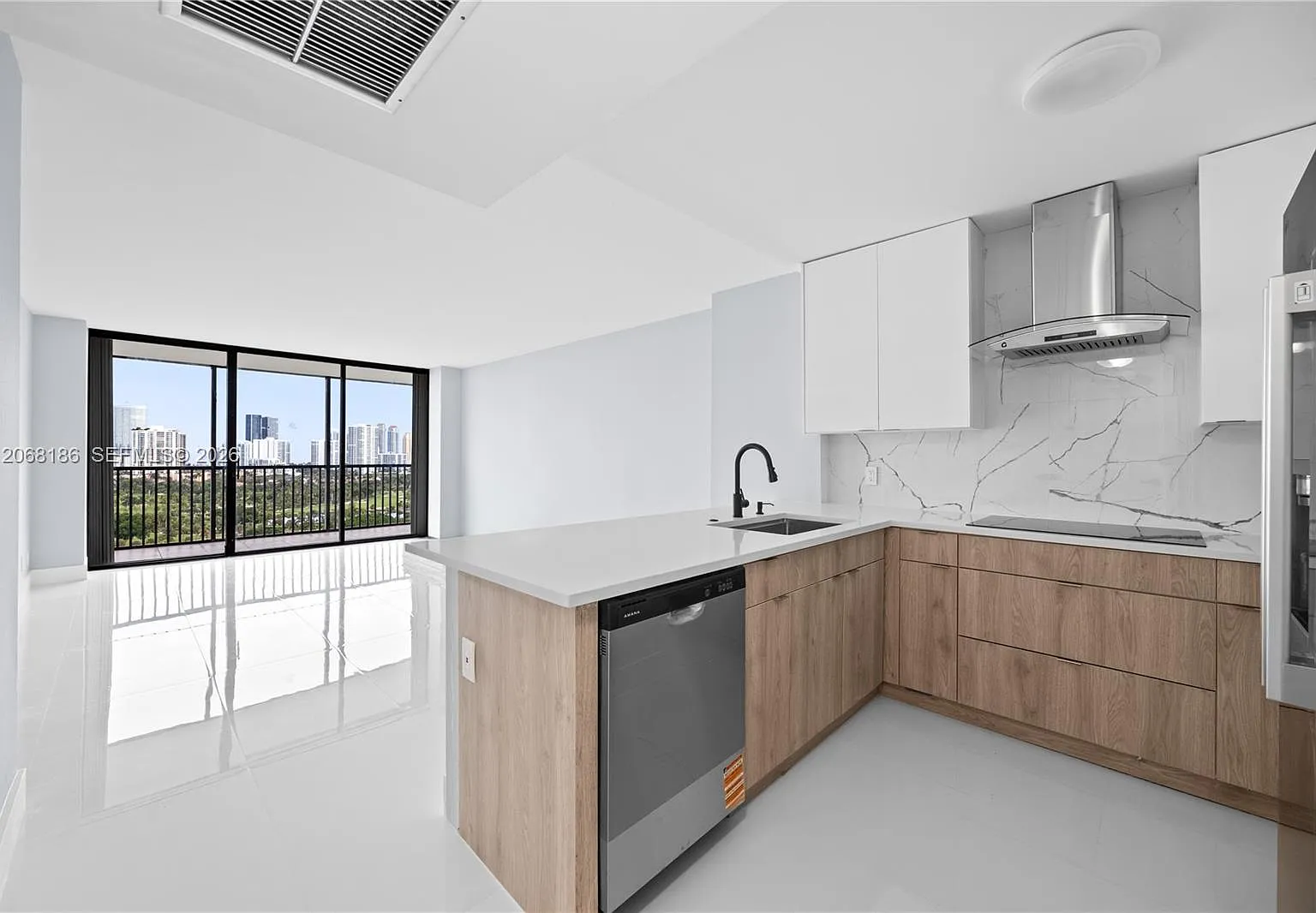 Coronado Condo- Tower Ii — Photo 1