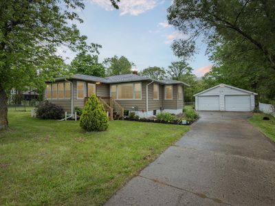 65281 M 40, Lawton, MI, 49065