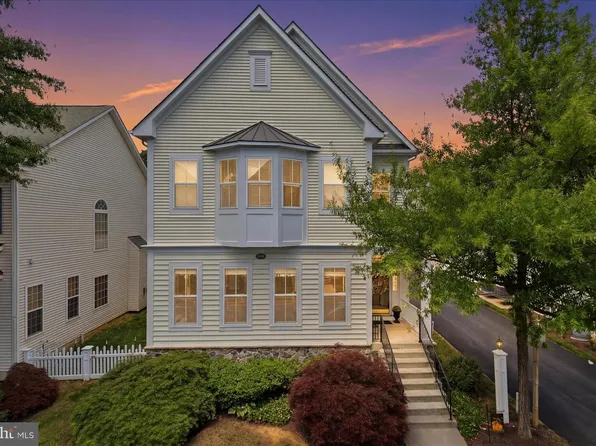 17551 Lethridge Cir, Round Hill, VA 20141