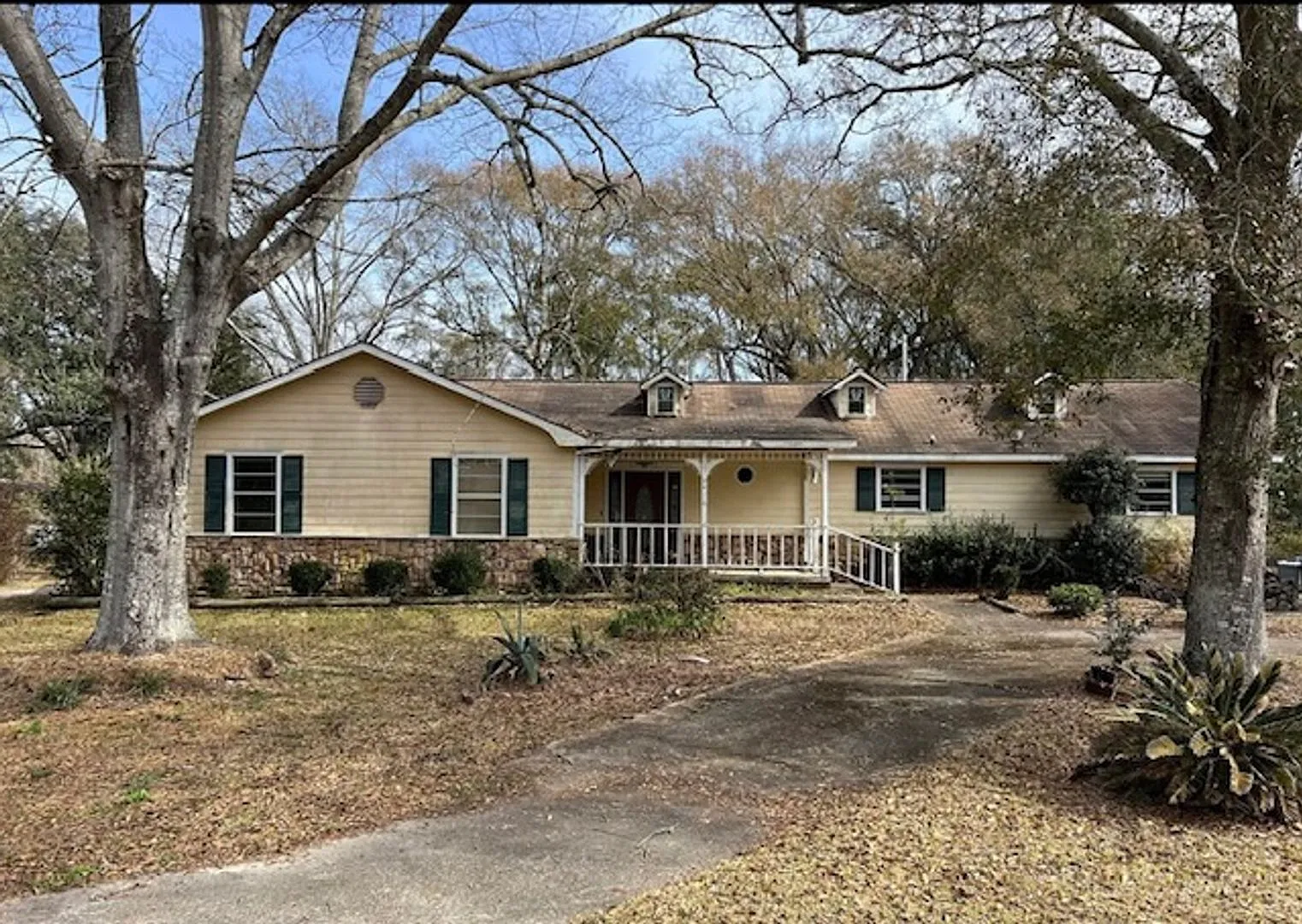 Moss Point 3 Bedroom — Photo 1
