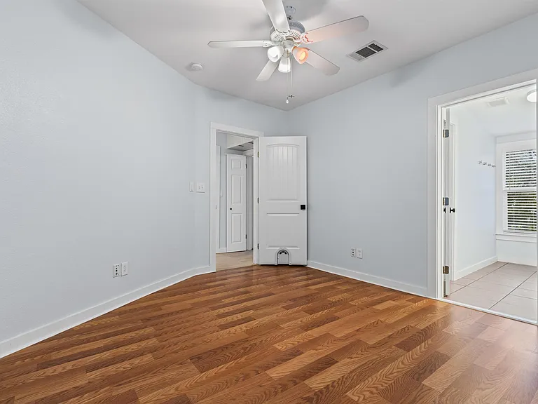84 Waller St — Photo 14