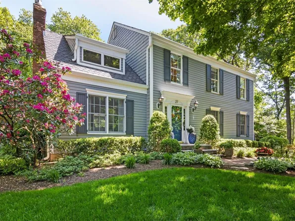 27 Samuels Path, Miller Place, NY 11764