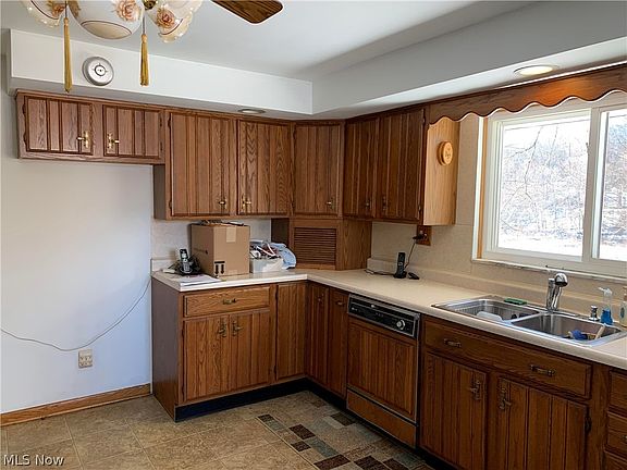 5th image of 518 Township Road 204