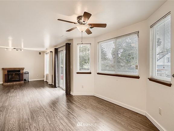 Living / Dining Room area