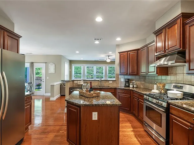 3845 Seaton Dr — Photo 11