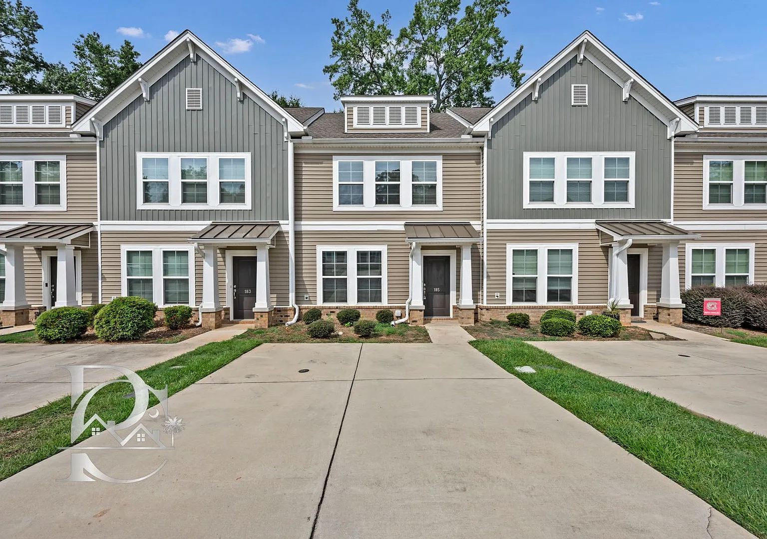 Enjoy Living Downtown On The Broad River — Photo 2