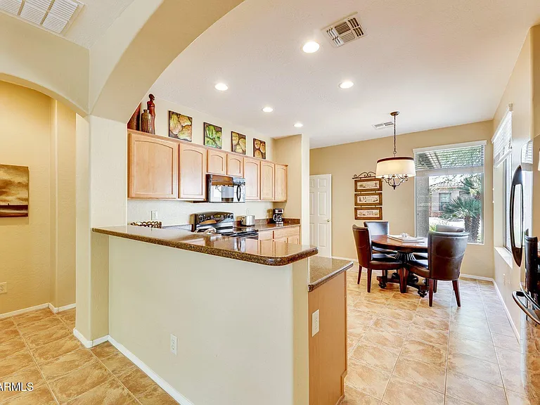 9746 E Coopers Hawk Dr — Photo 7