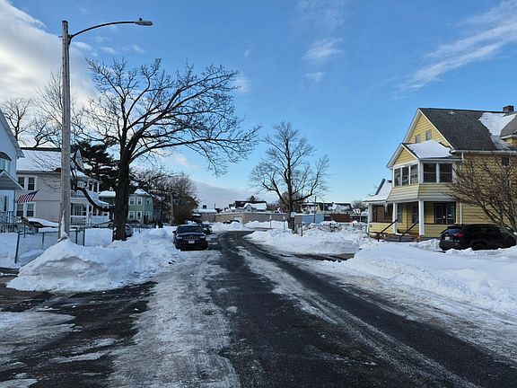 5th image of 33 Stockman St