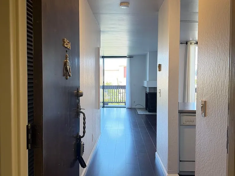 2101 Shoreline Dr #254 — Photo 3