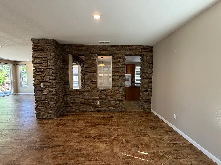 485 Cicada Ct — Photo 7