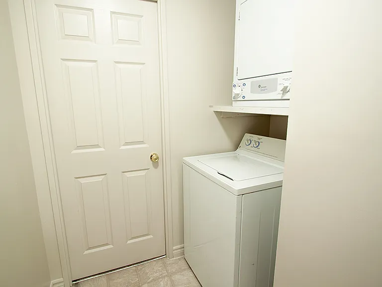 435 Wilson Ave — Photo 7