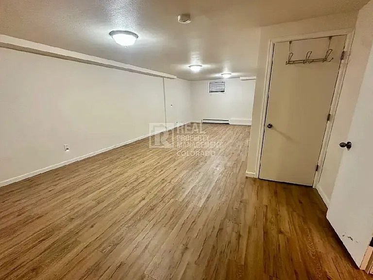 2628 Glendevey Dr — Photo 15