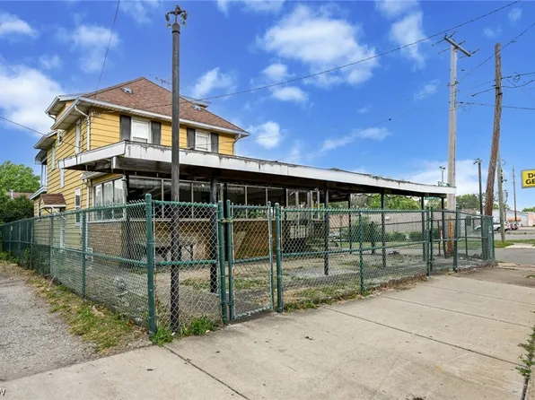 1008 Brown St, Akron, OH 44301