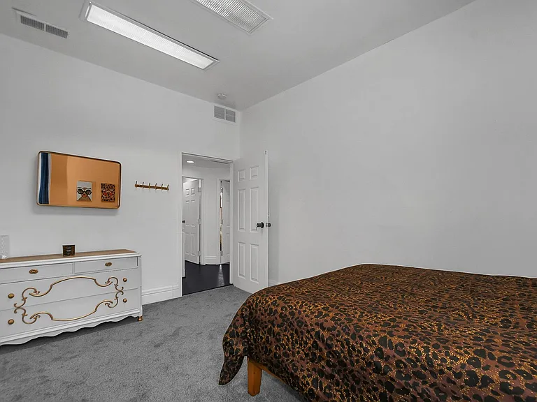 208 E State St #2 — Photo 9