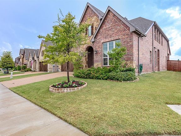 2nd image of 2837 Sherwood Dr