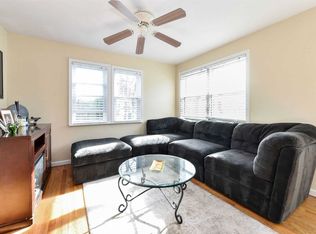 124 Gormley Ave, Merrick, NY 11566