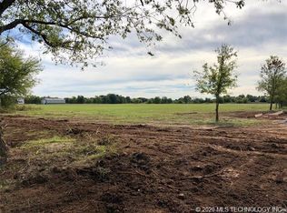 10014 E 445th Rd, Claremore, OK 74017